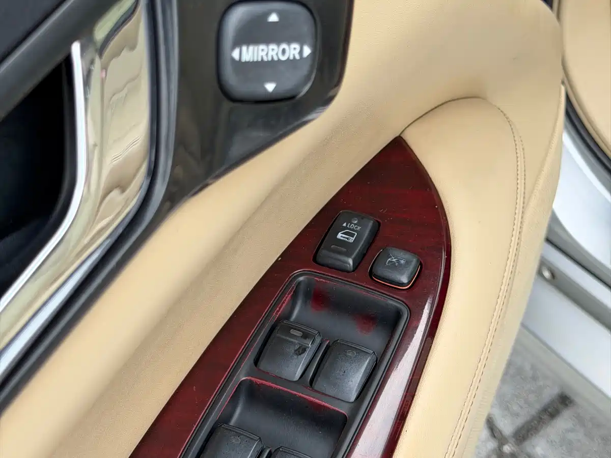 Toyota Reiz 2008 2.5S Special Commemorative Edition фото 20