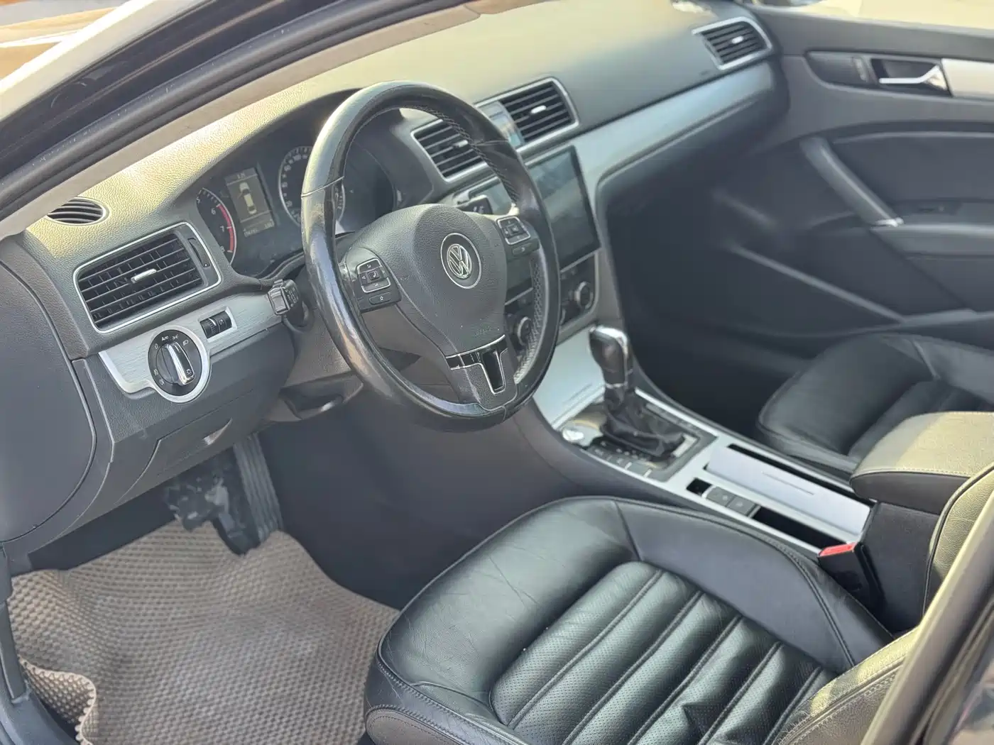 Volkswagen Passat 2013 1.8TSI DSG Yuzun фото 4