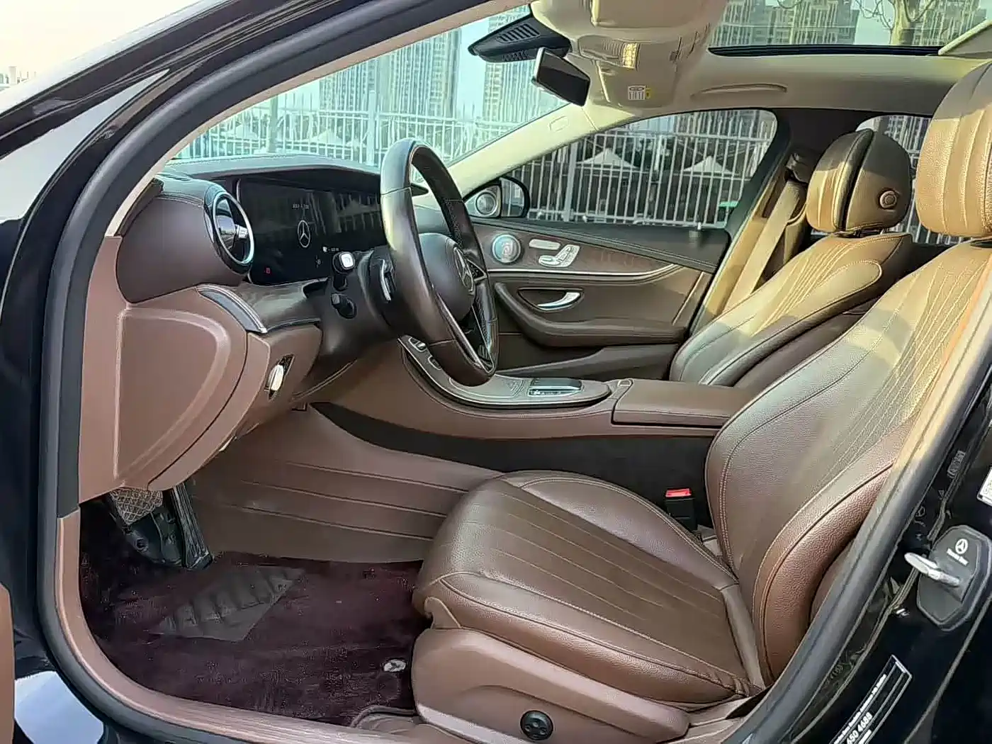 Mercedes-Benz E-Class New Energy 2022 E 350 e L Plug-in Hybrid Sedan фото 12