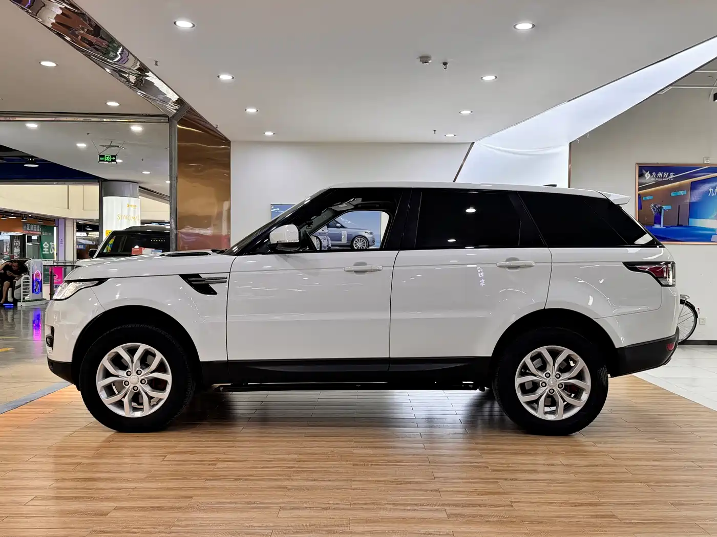 Фото 4 - Land Rover Range Rover Sport