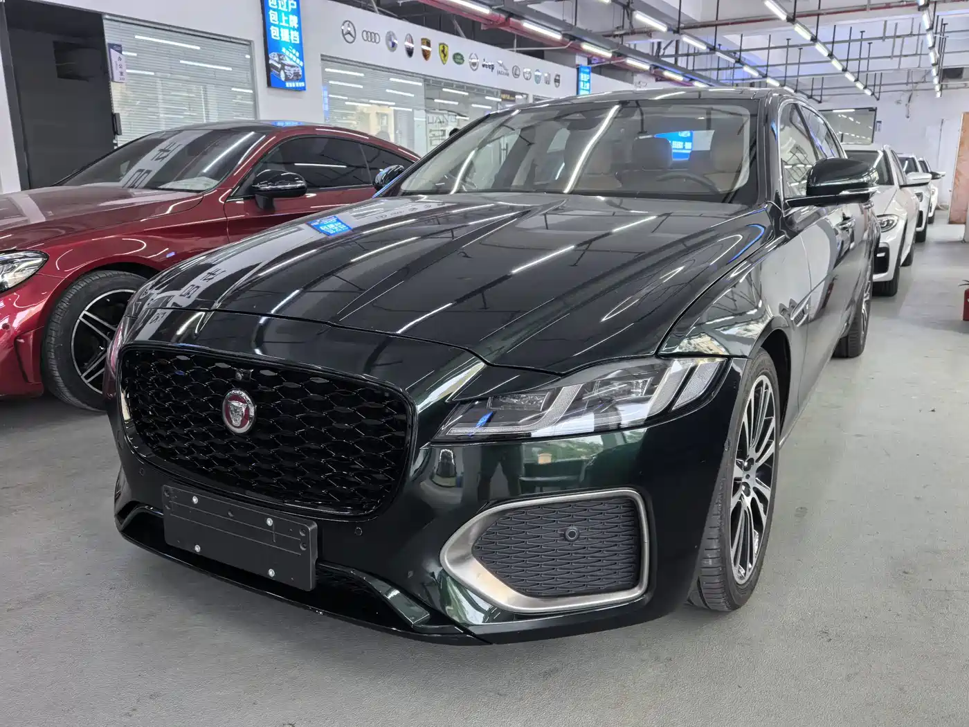 Jaguar XFL 2025 2025 2.0T P250 FWD Luxury Edition
