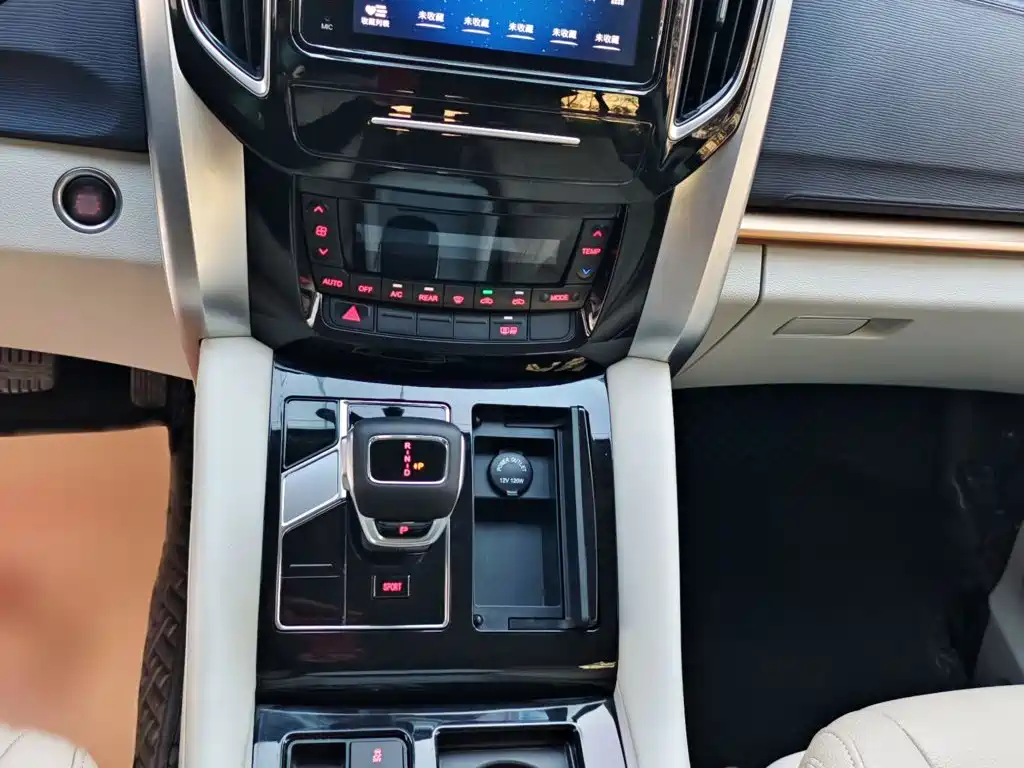 Dongfeng Fengxing Fengxing M7 2022 2022 Noble Series 2.0T Automatic Marquis Edition