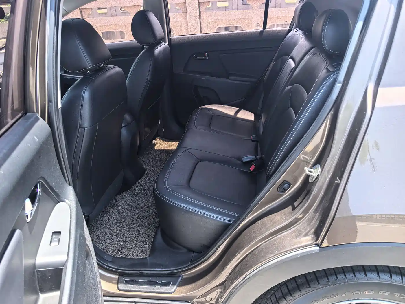 Kia Sportage 2012 2.0L Automatic 2WD GLS фото 5