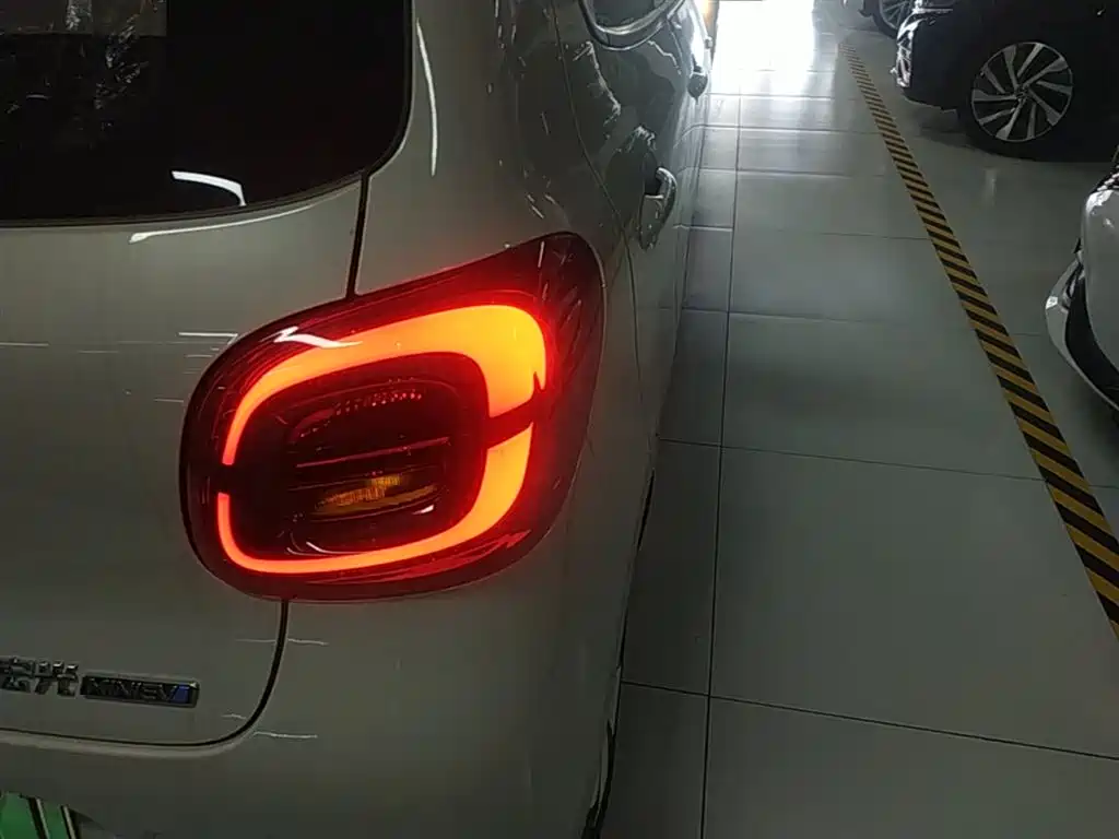 Wuling Motors Hongguang MINIEV 2026 2025 4-Door Advanced