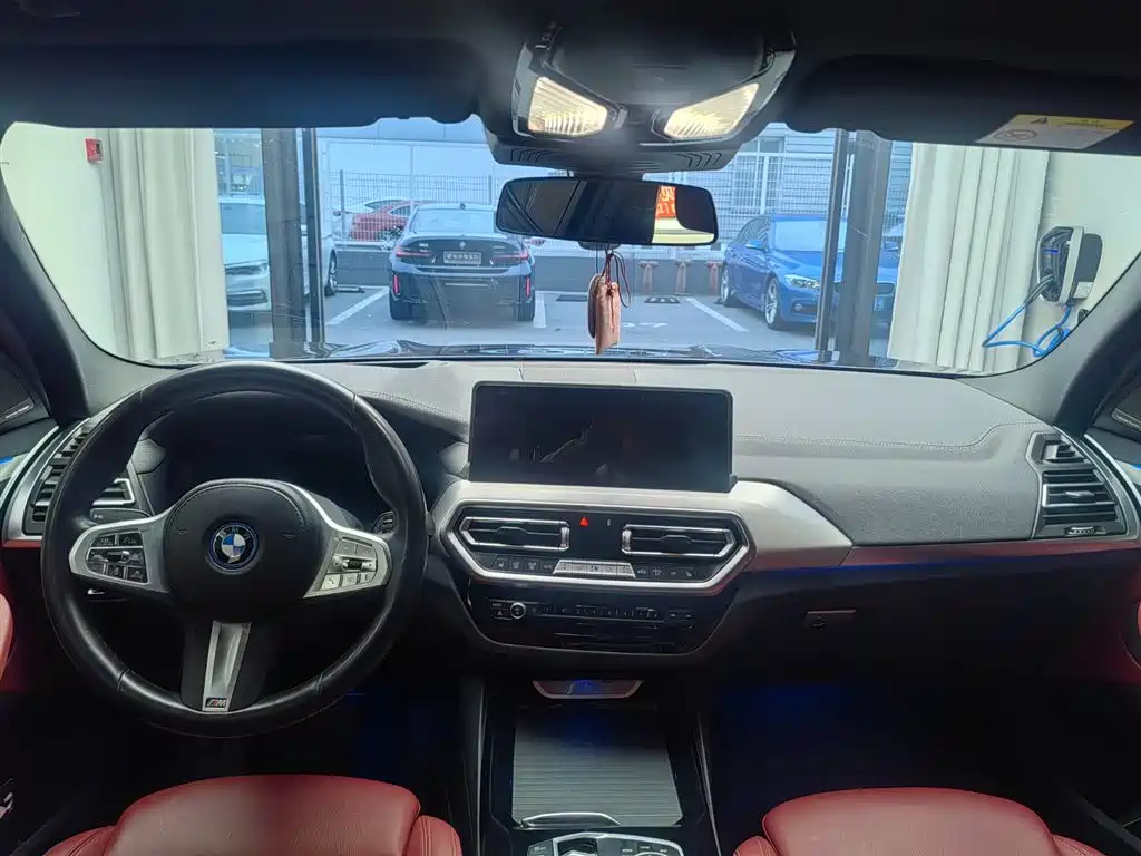 BMW IX3