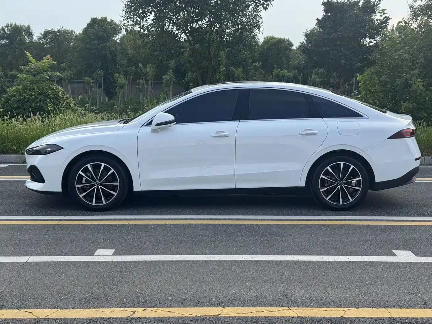 Roewe D7 2025 2025 DMH 125km World Champion Excellence Edition