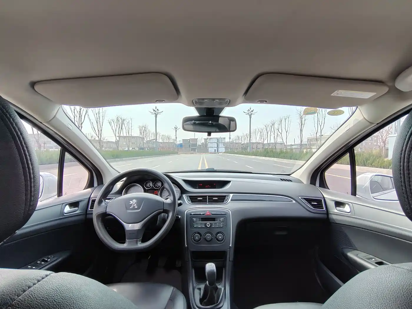 Peugeot 308 2014 Model Joy Edition Classic 1.6L Manual Superior Style фото 10