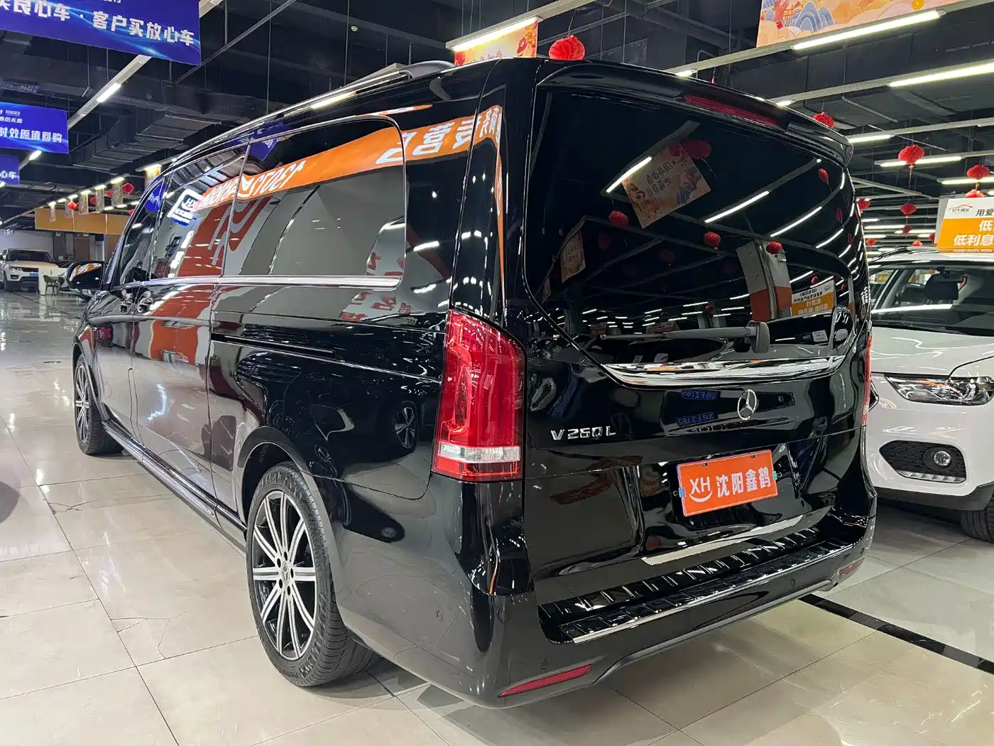 Mercedes-Benz V-Class 2022 V 260 L Long Wheelbase Luxury Edition фото 28