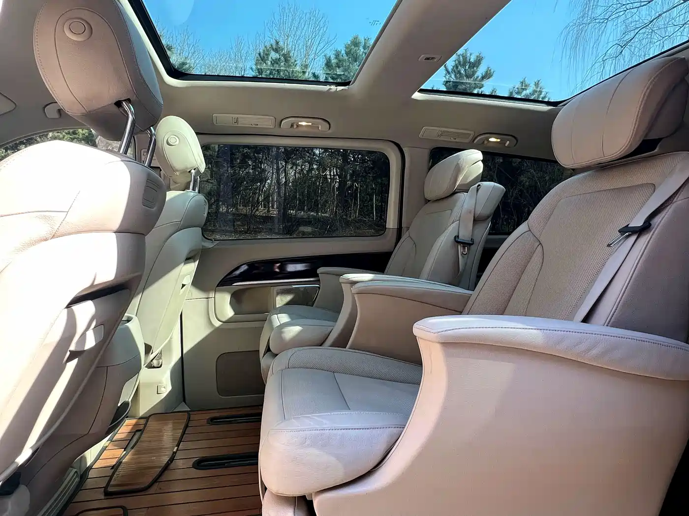 Mercedes-Benz V-Class 2017 Model V 260 Premium Edition фото 7