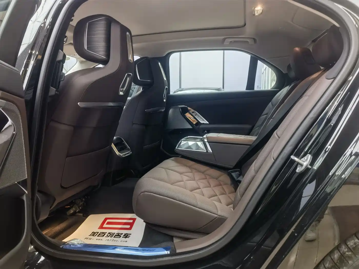 BMW 7 Series 2023 Model 740Li Leading M Sport Package фото 12