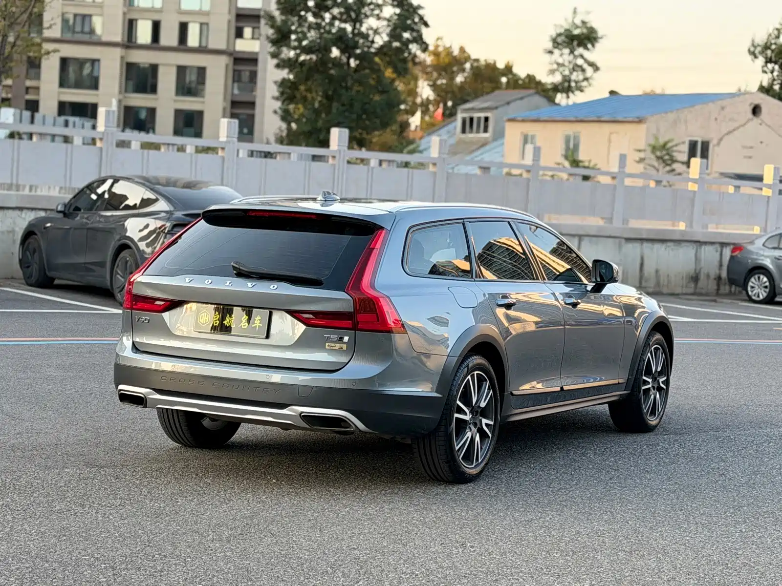 Photo 16 - Volvo V90