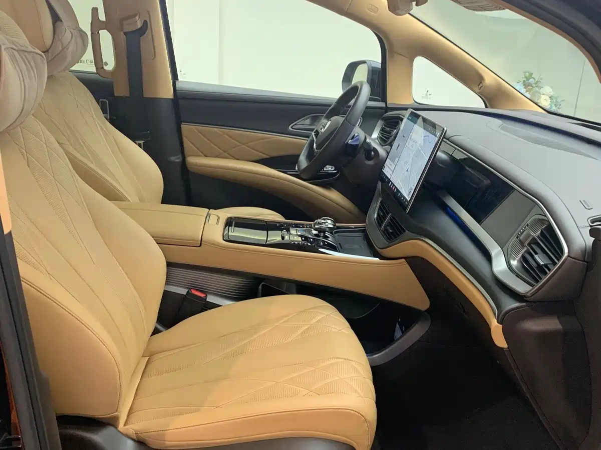 Denza D9 2025 2025 Model DM-i Smart Drive Edition 1020 AWD Flagship