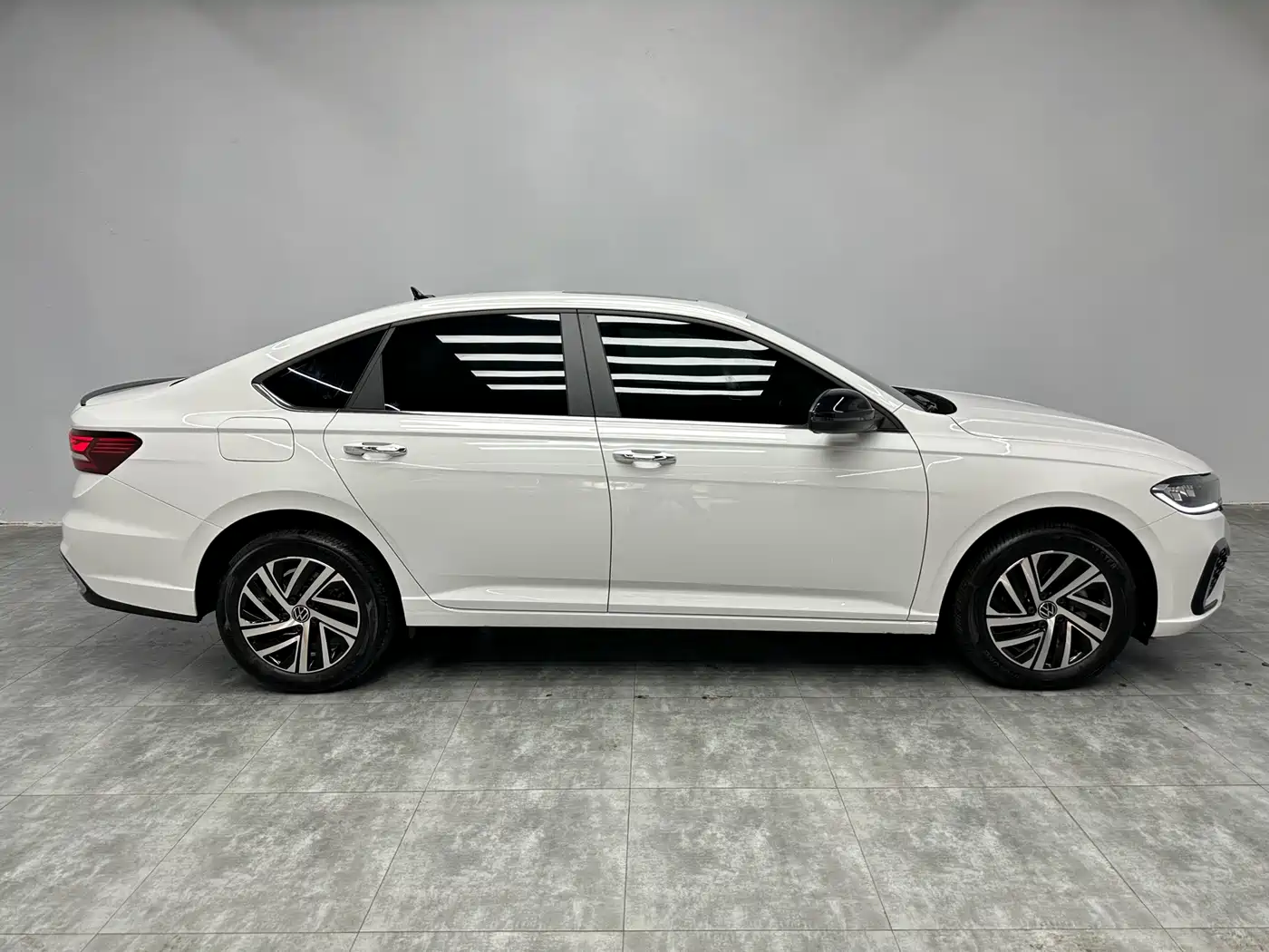 Volkswagen Lavida 2024 Model 300TSI DSG Starlight Full Comfort Edition фото 9