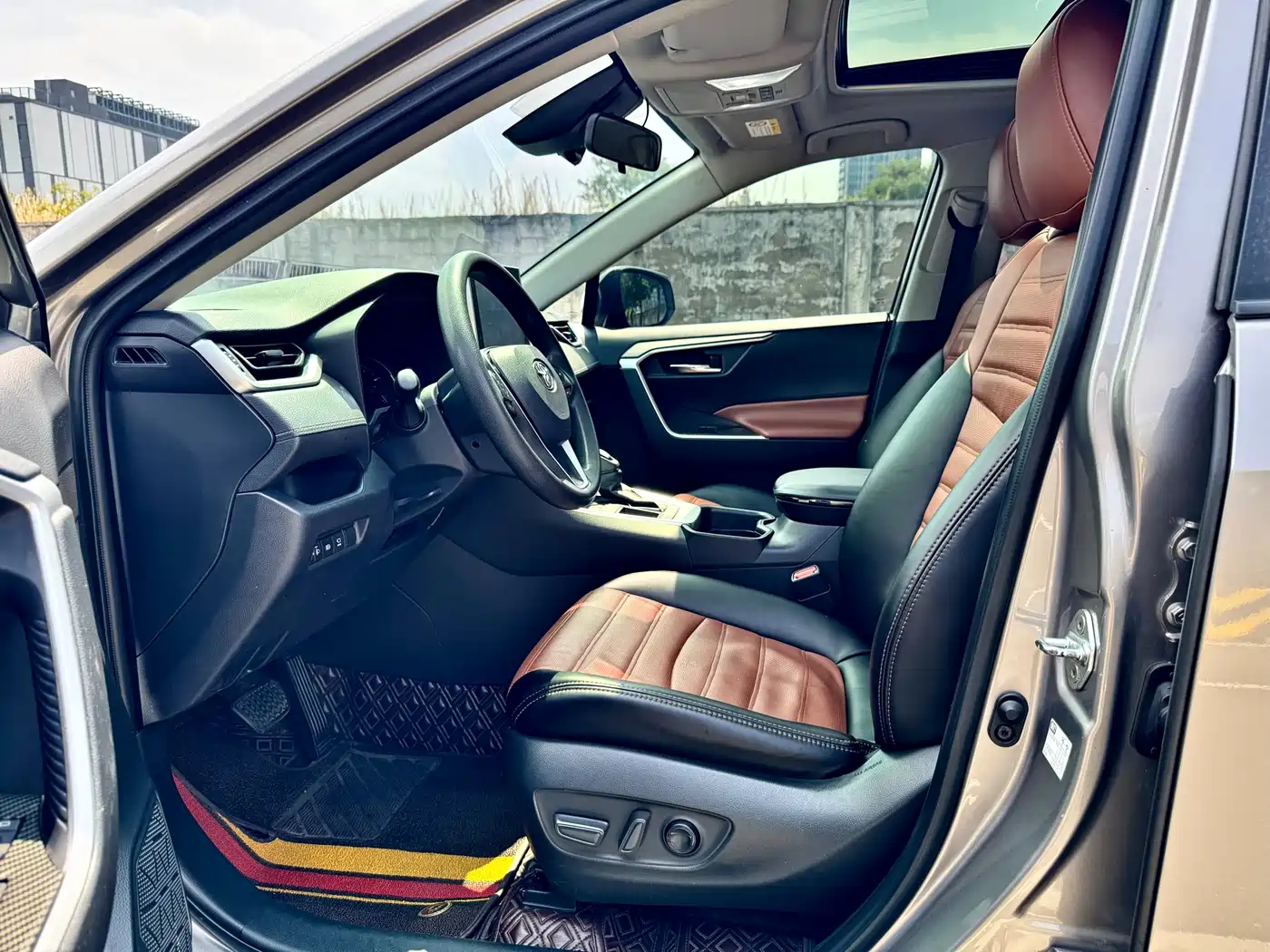 Toyota RAV4 Rongfang 2021 2.0L CVT 2WD Trend фото 4
