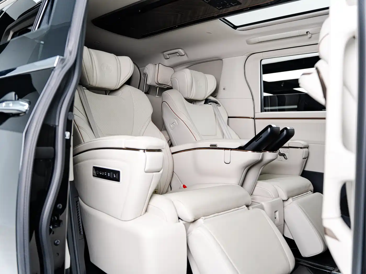 Lexus LM 2026 2025 Model 500h Six-Seater Prestige Edition