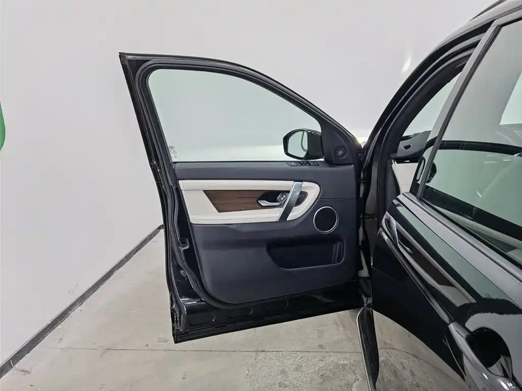Land Rover Discovery Sport 2022 Model Facelift 249PS R-Dynamic S Performance Edition 5-seater фото 8