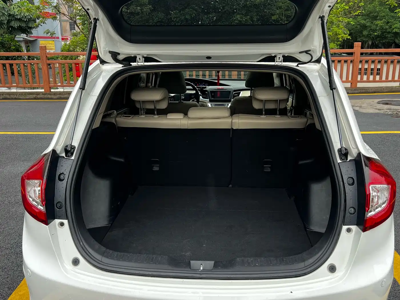 Honda Jade 2014 2013 1.8L CVT Luxury Edition 5-seater