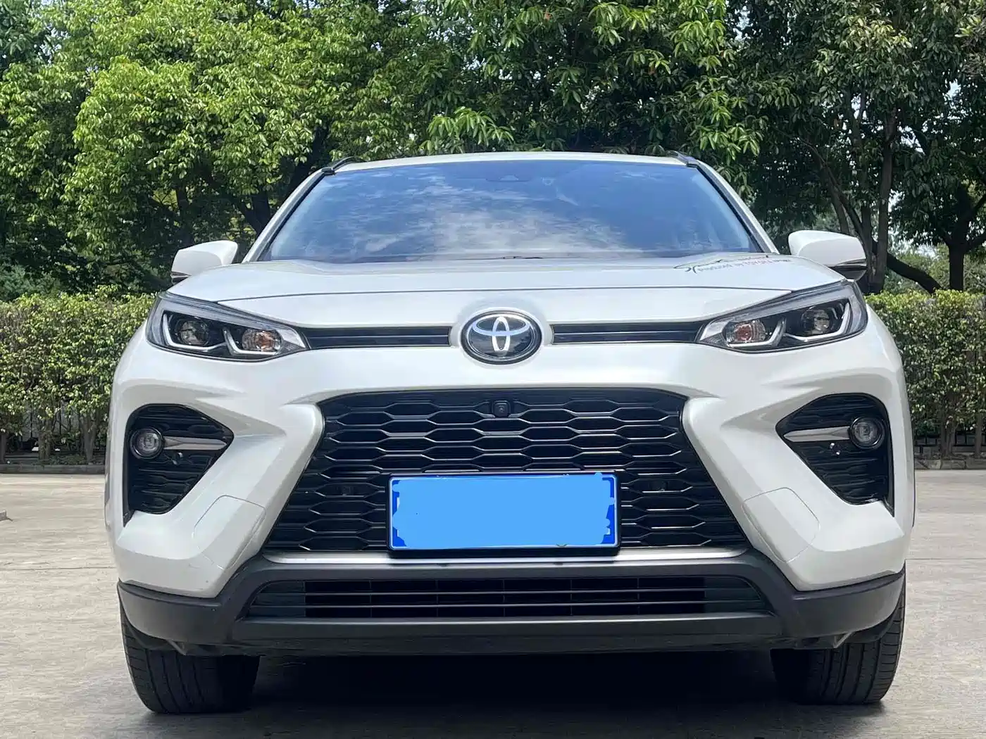 Toyota Wildlander 2022 2.0L CVT FWD Luxury Edition фото 2