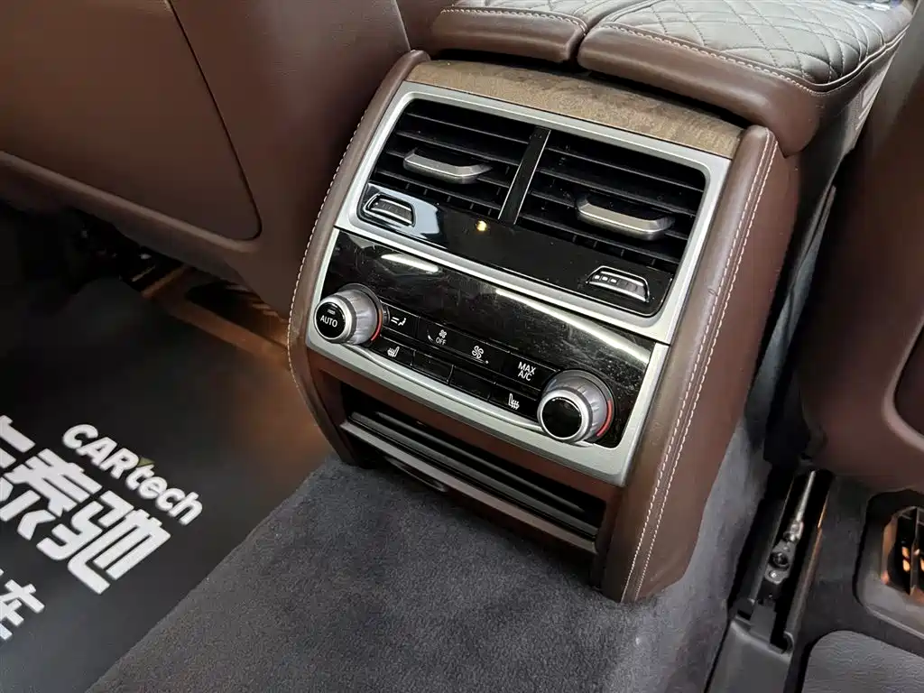 BMW 7 Series 2019 740Li Leading Luxury Package фото 25