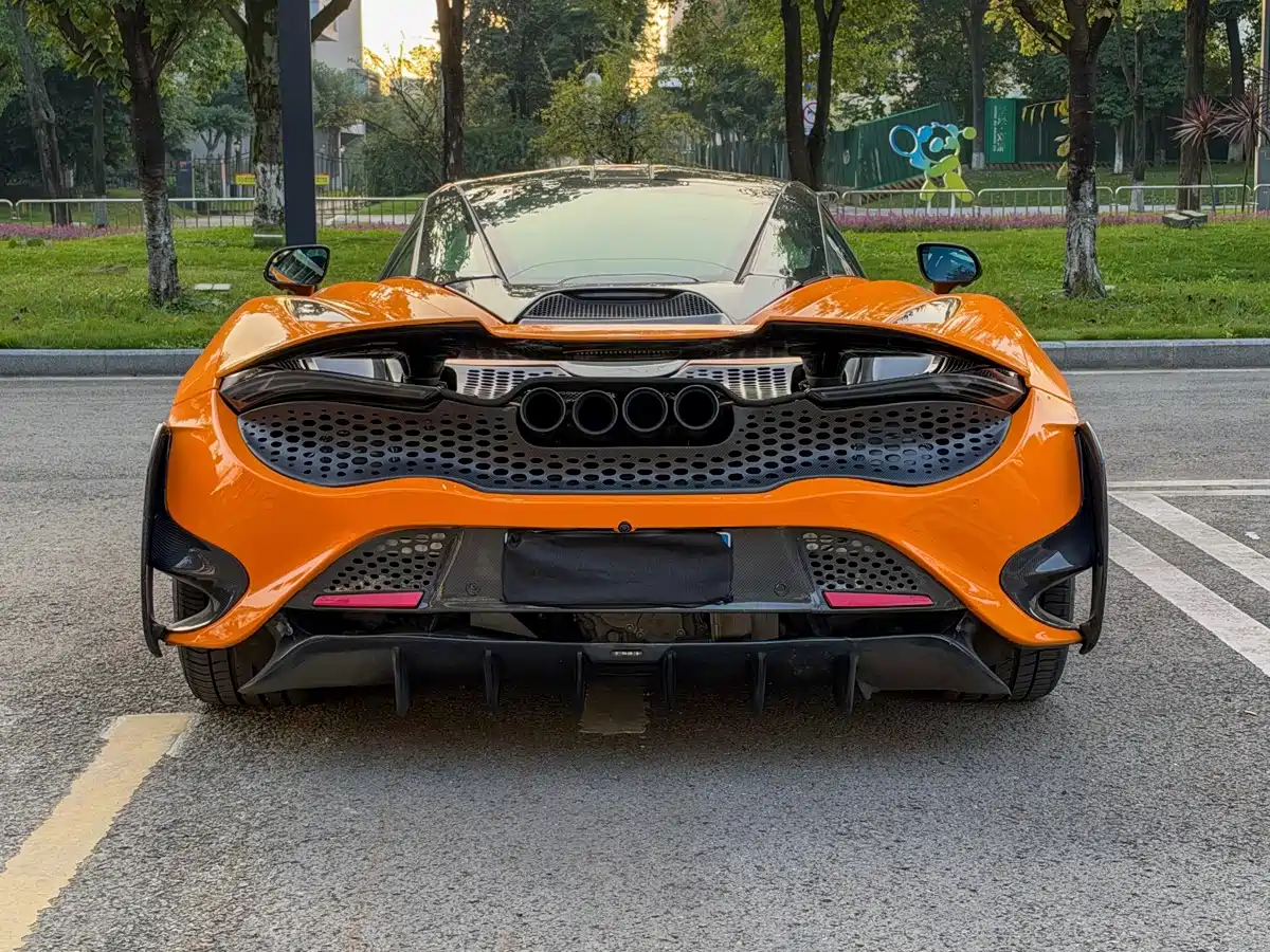 Фото 10 - McLaren 720S