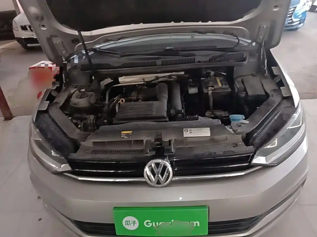 Photo 20 - Volkswagen Touran