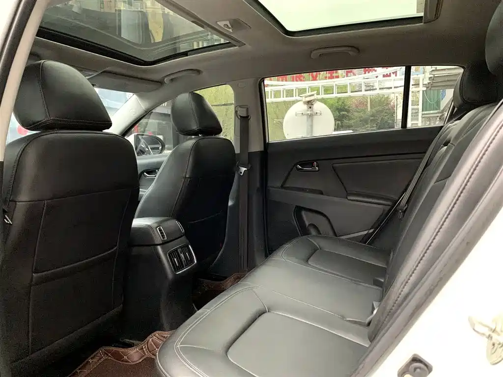 Kia Sportage 2016 2.0L Automatic 2WD DLX фото 8