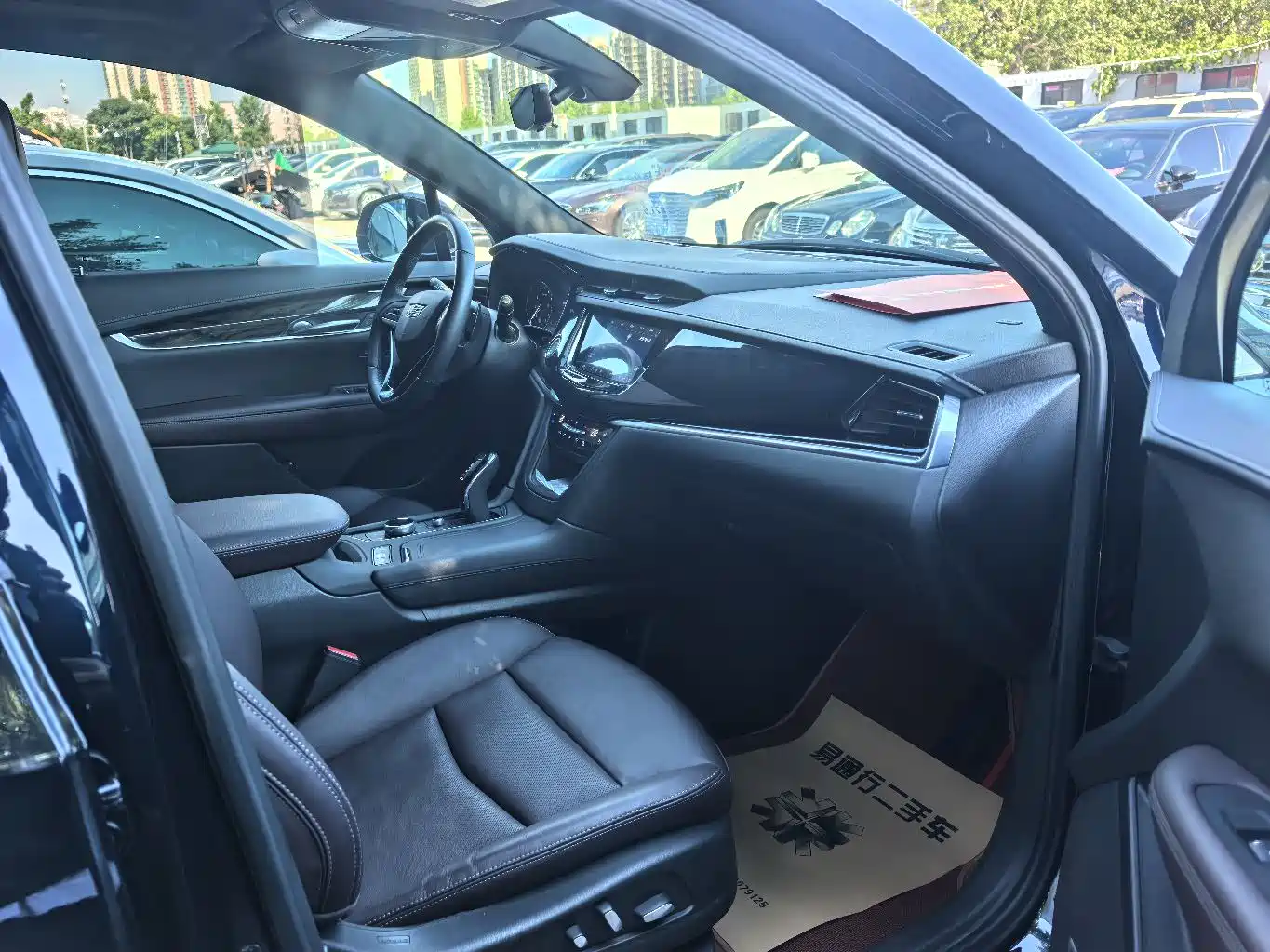 CADILLAC XT6