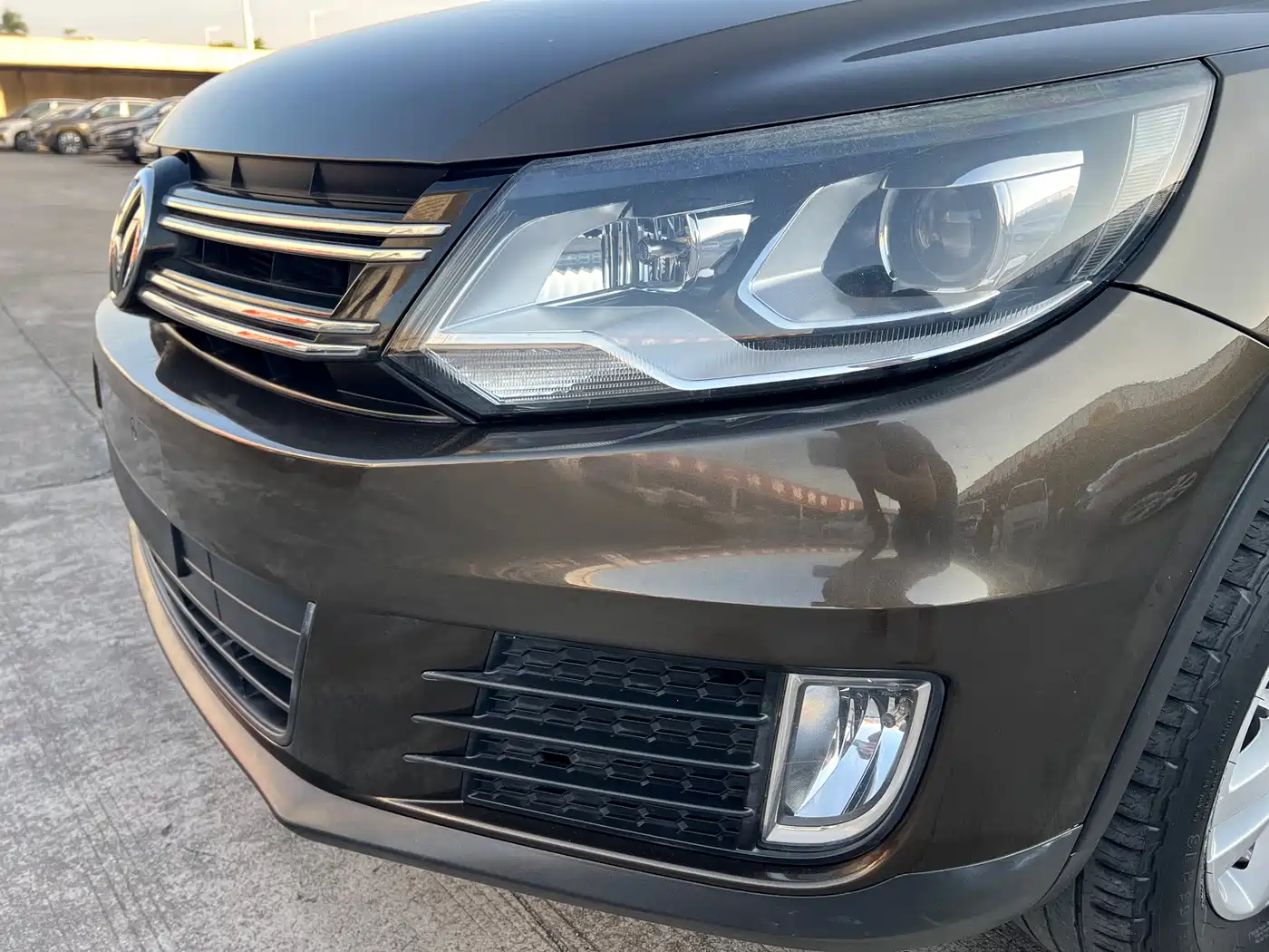 VOLKSWAGEN TIGUAN