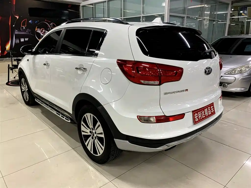 Kia Sportage 2016 2.0L Automatic 2WD DLX фото 16