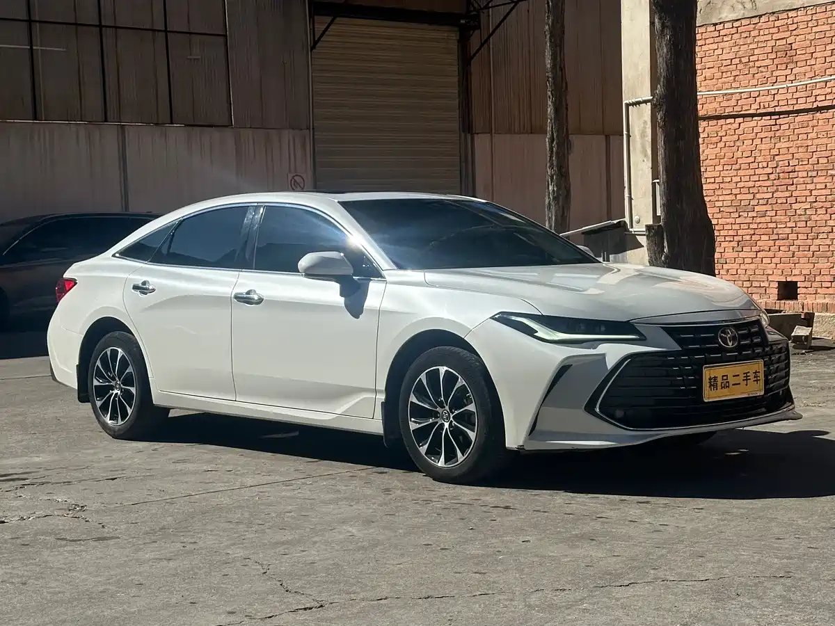 Toyota Avalon 2022 2.0L XLE Premium фото 3
