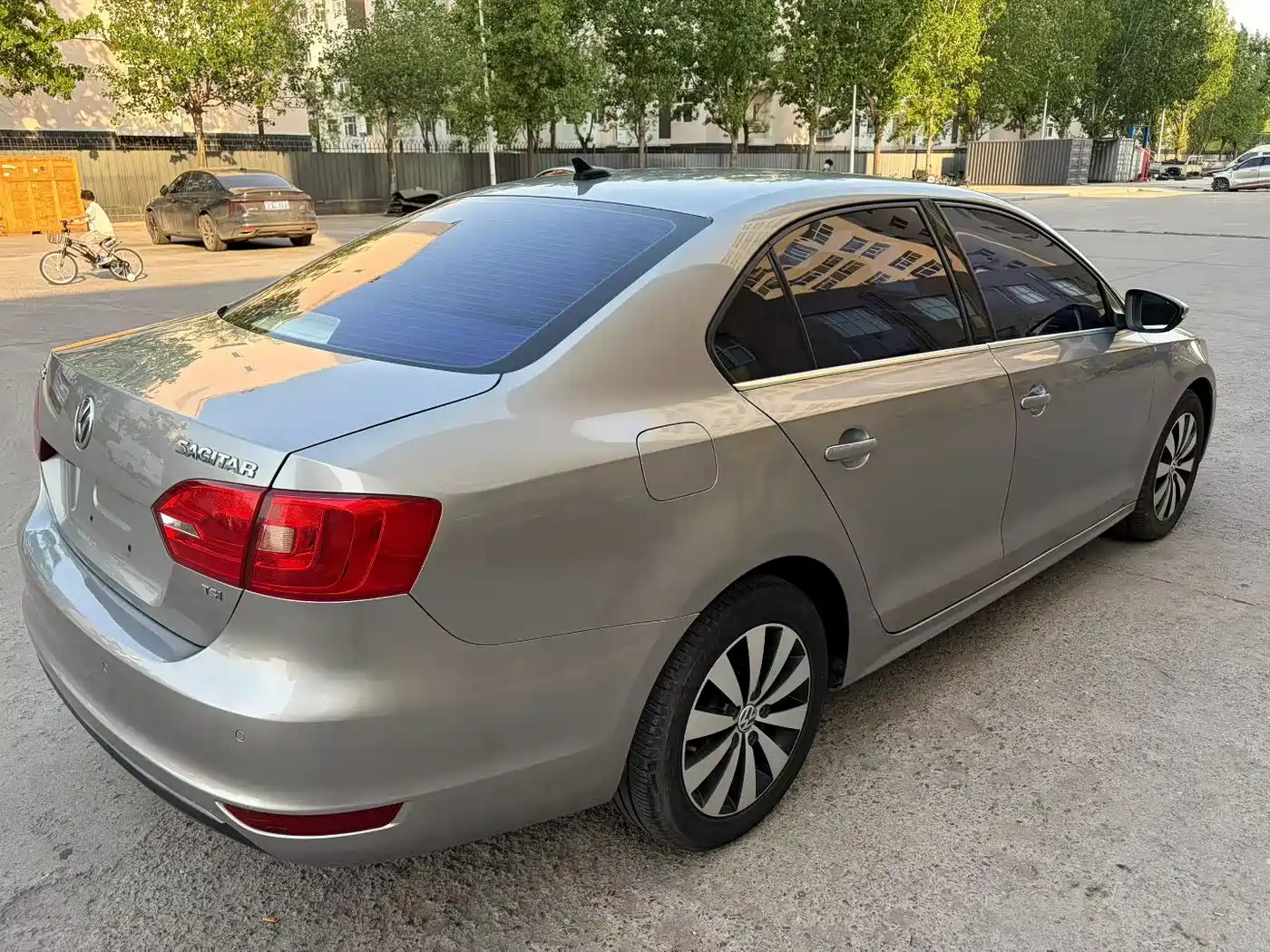 Volkswagen Sagitar 2012 Model 1.4TSI Automatic Flagship фото 4