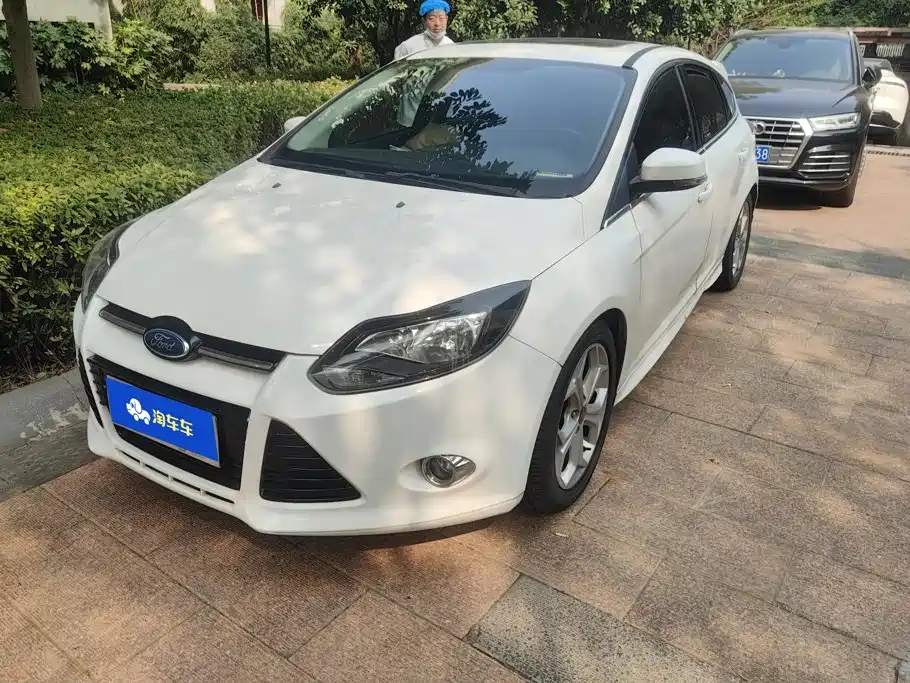 Фото 1 - Ford Focus