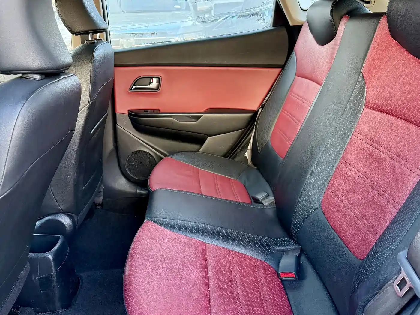 Kia K2 2015 Hatchback 1.4L MT GLS Cool Edition фото 6