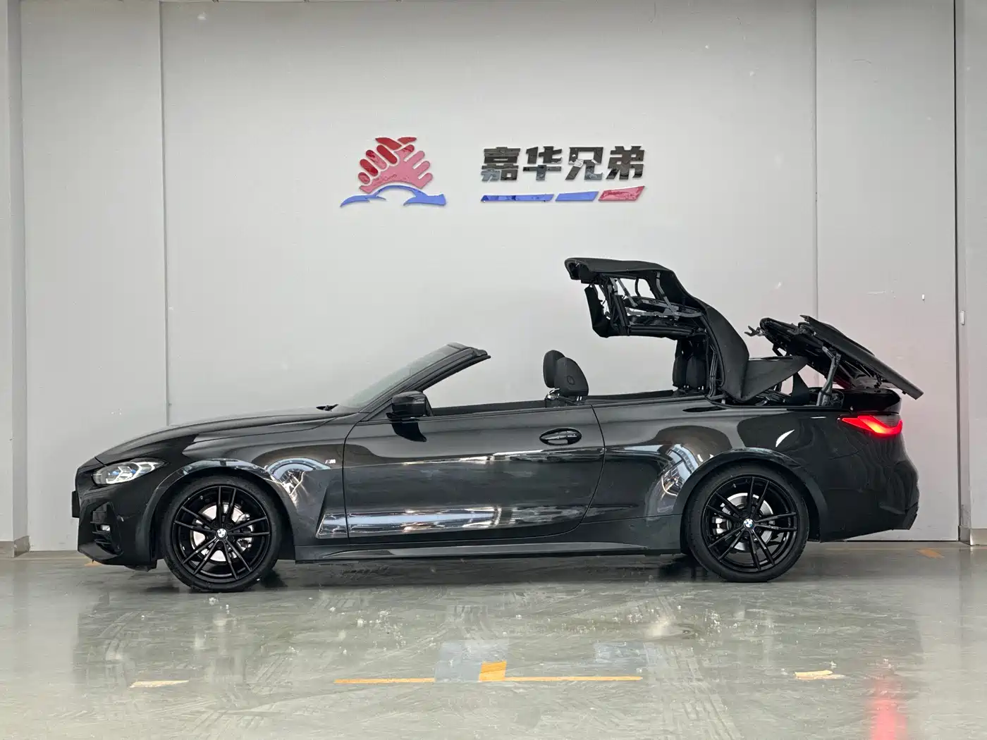 BMW 4 Series 2022 425i Convertible M Sport Shadow Night Package фото 10