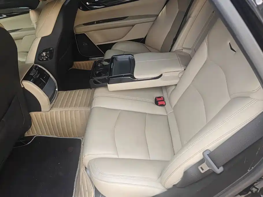 Photo 11 - Cadillac CT6