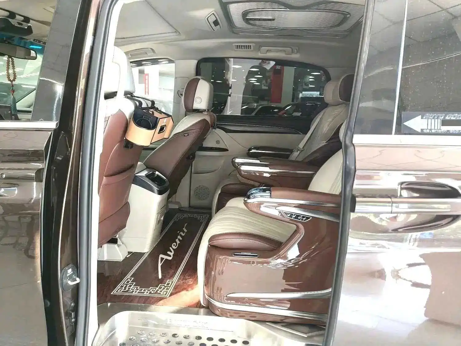Фото 4 - Buick GL8