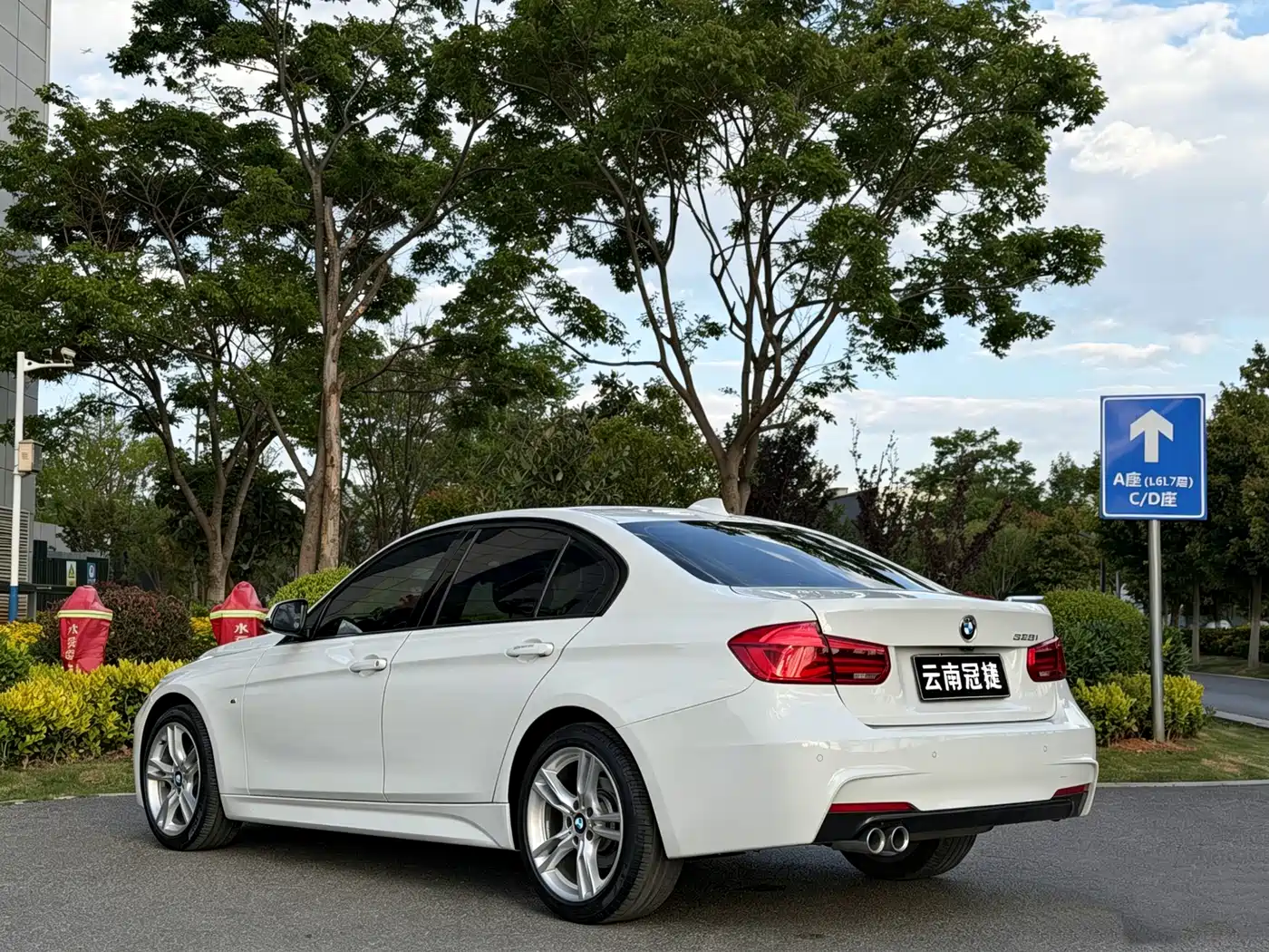 BMW 3 Series 2018 320i M Sport Package фото 33