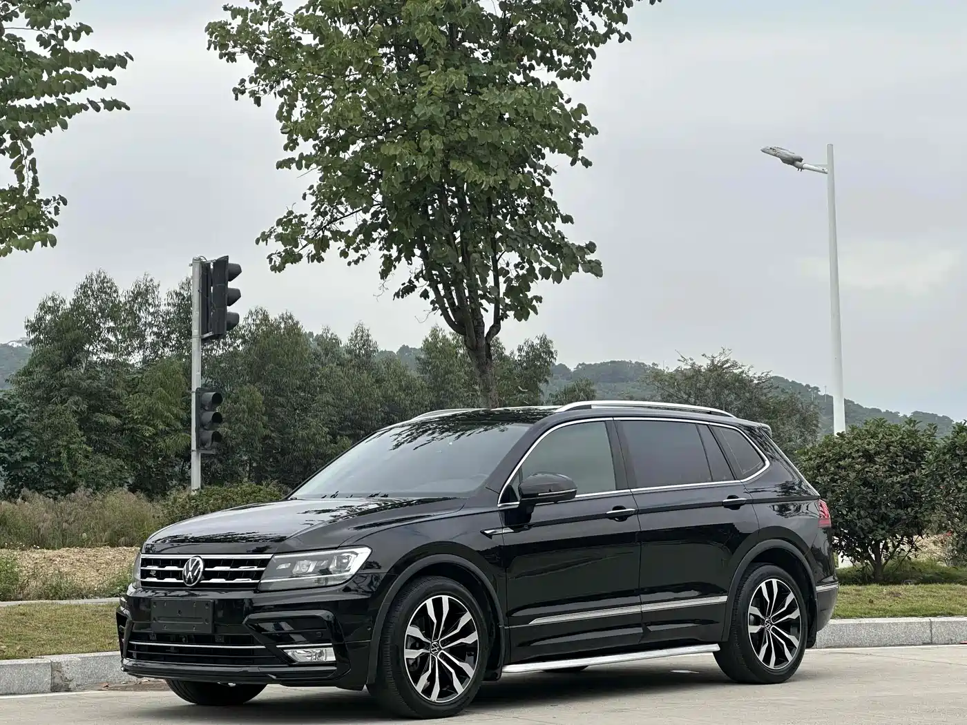 Volkswagen Tiguan L 2021 330TSI Automatic 2WD R-Line Premium
