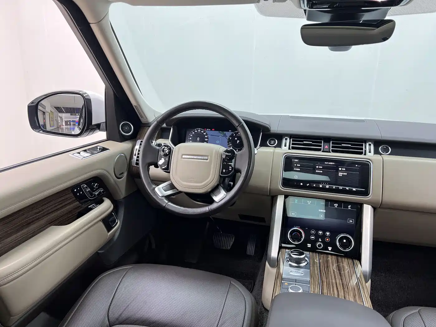 Land Rover Range Rover 2018 3.0 SC V6 Vogue Heritage Extended Edition фото 16