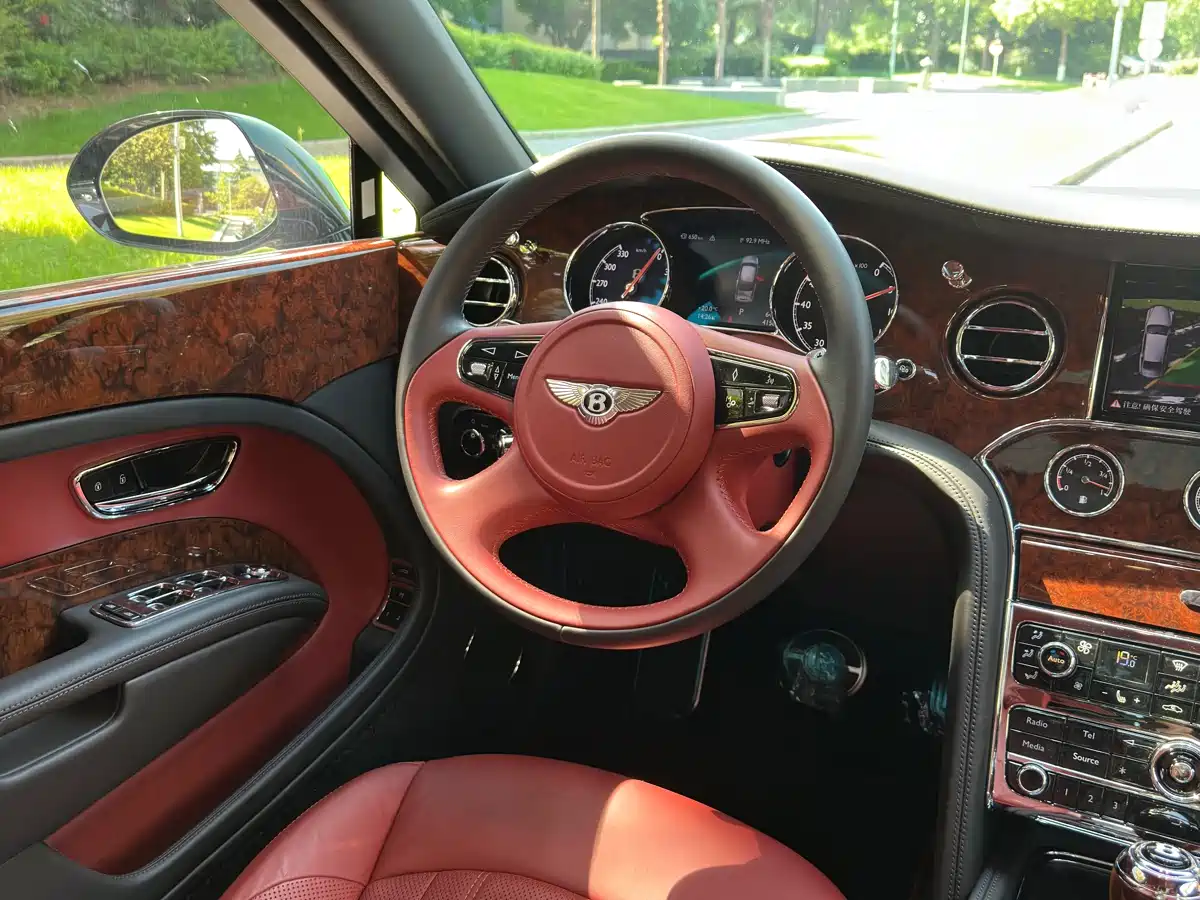 Bentley Mulsanne 2017 6.8T Long Wheelbase фото 23