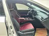 Фото 25 - Lexus RX