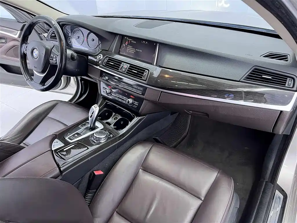 BMW 5 Series 2014 525Li Luxury Design Package фото 10