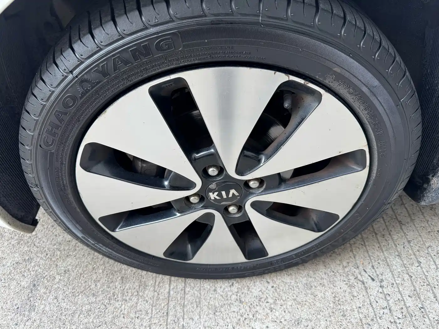 Kia K2 2012 Sedan 1.6L AT Premium ECO Commemorative Edition фото 16