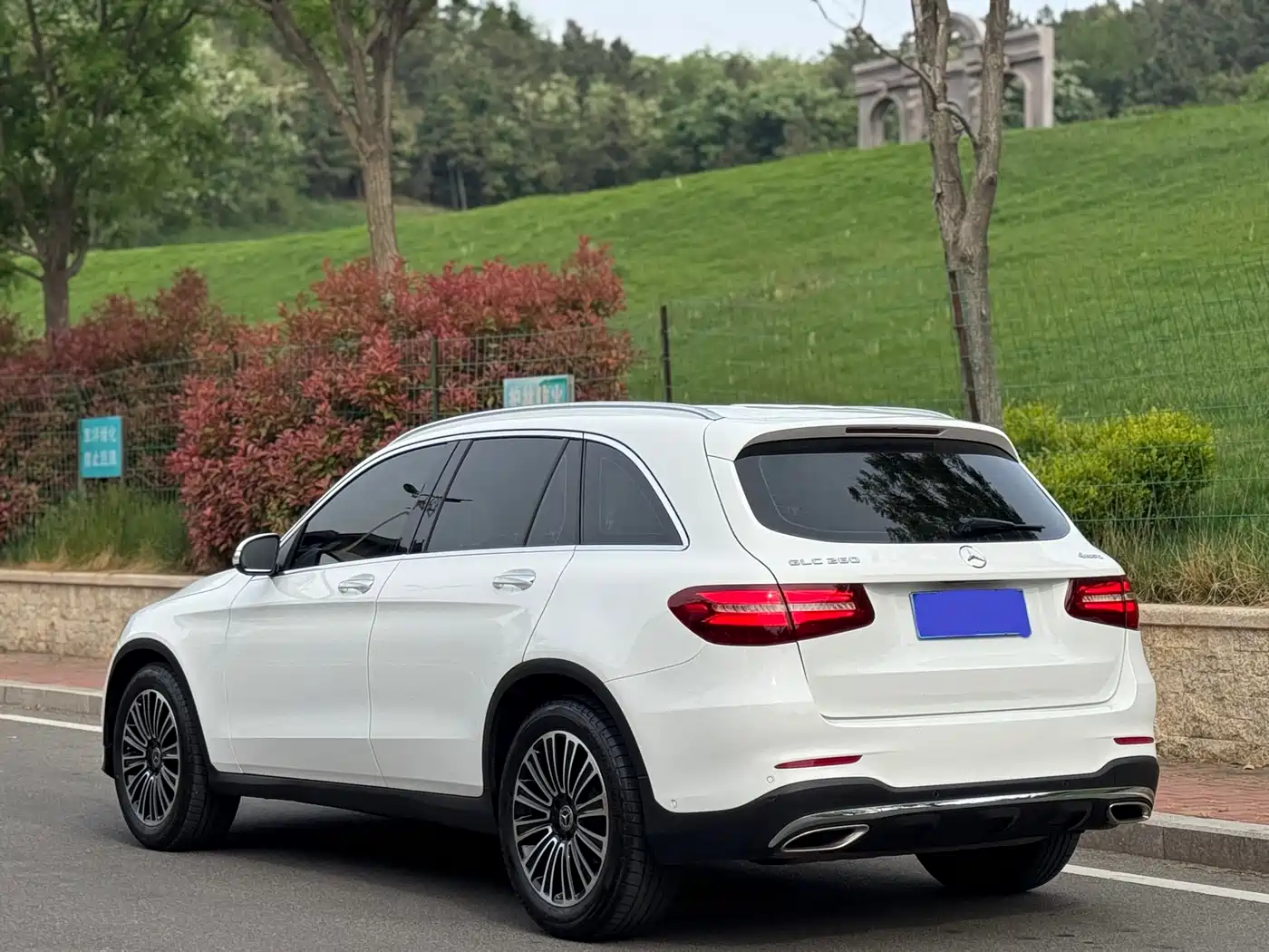 Mercedes-Benz GLC 2018 Facelift GLC 260 4MATIC Dynamic фото 4