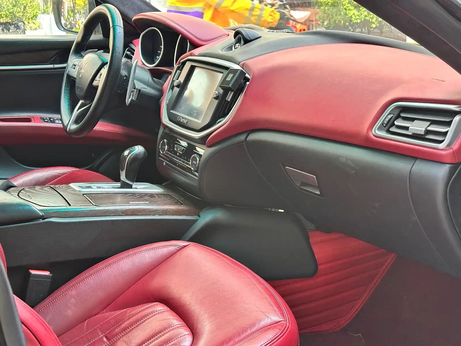 Photo 10 - Maserati Ghibli