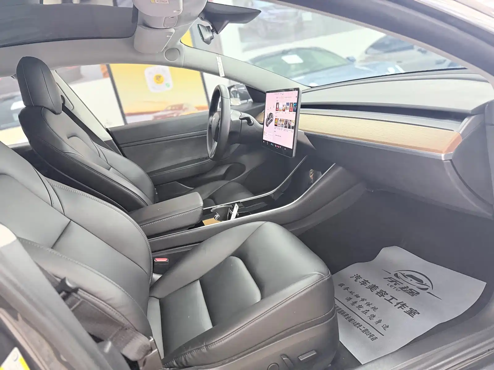Фото 11 - Tesla Model 3