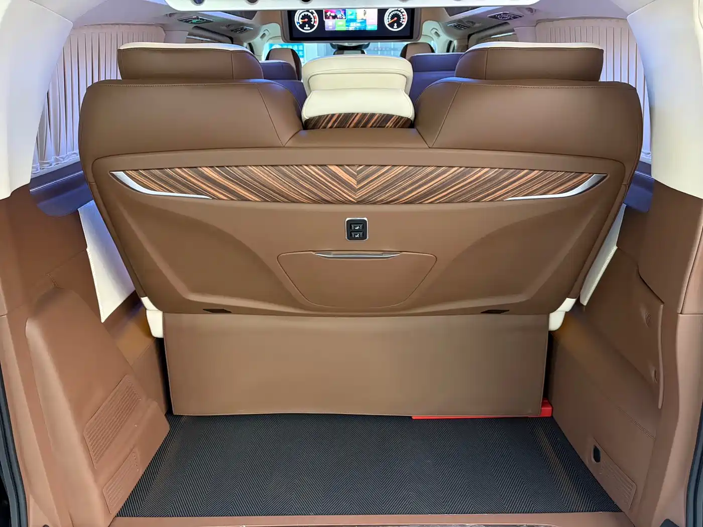 Mercedes-Benz V-Class 2022 V 260 L Long Wheelbase Luxury Edition фото 21