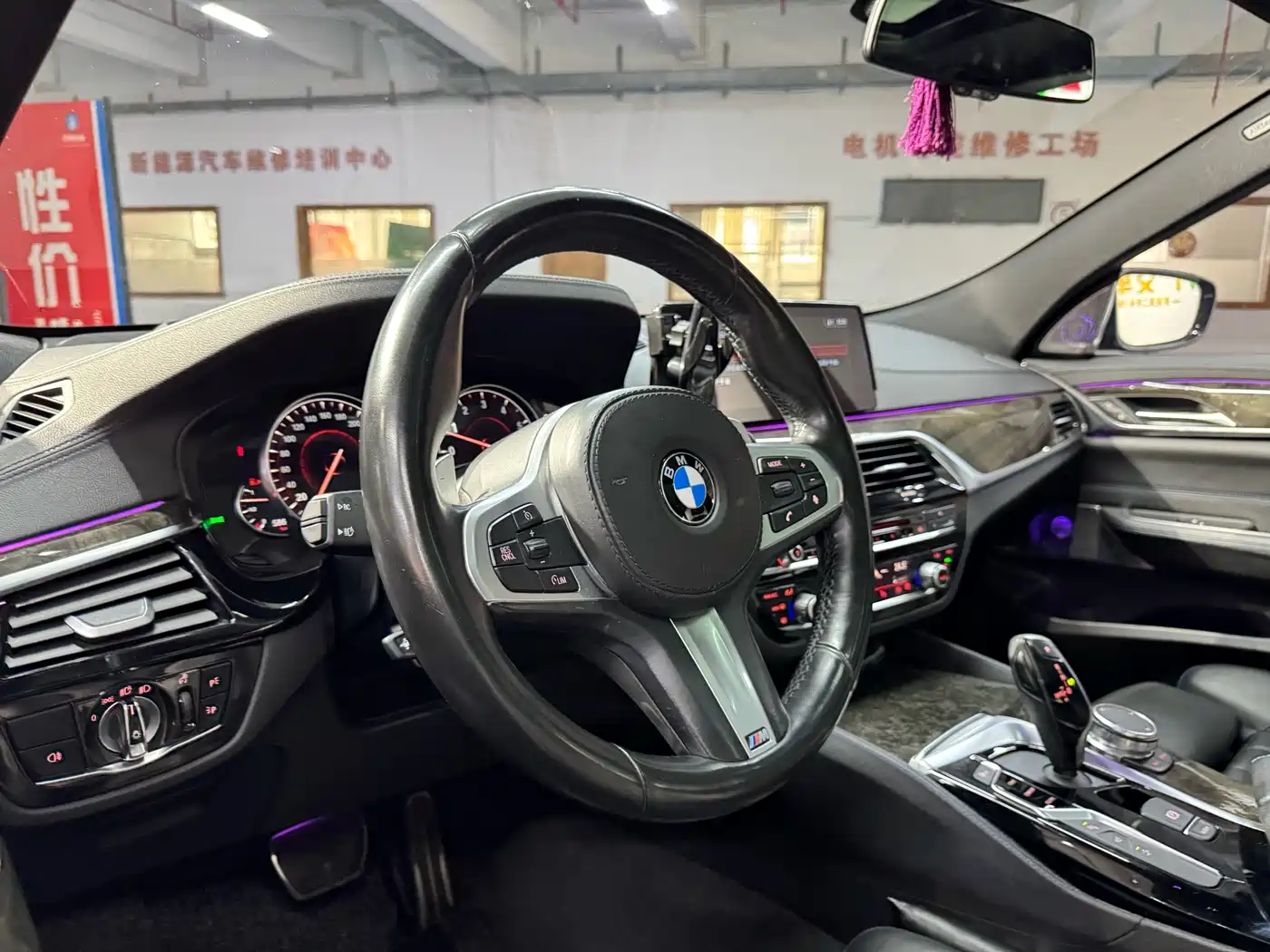 BMW 6 Series GT 2018 630i M Sport Package фото 13