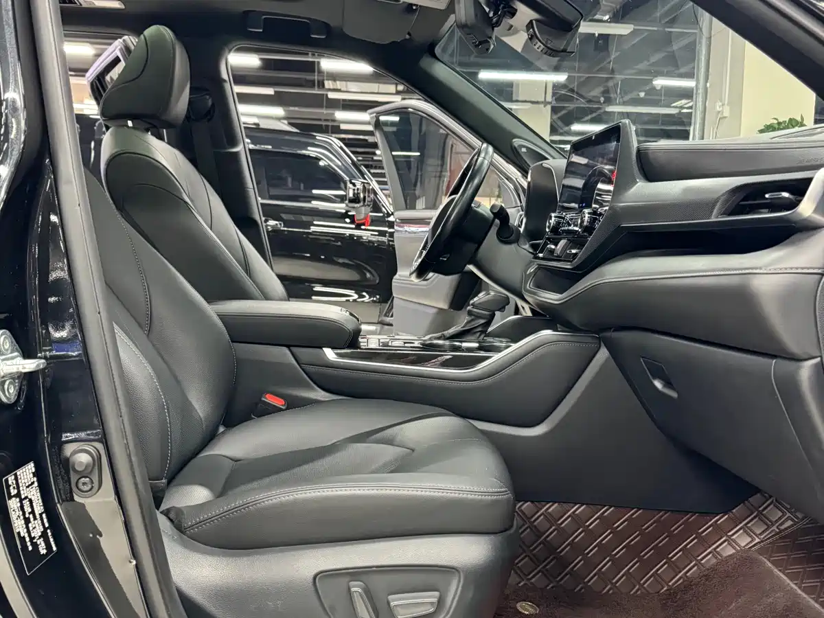 Toyota Crown Kluger 2021 2.5L HEV AWD Flagship Edition фото 19