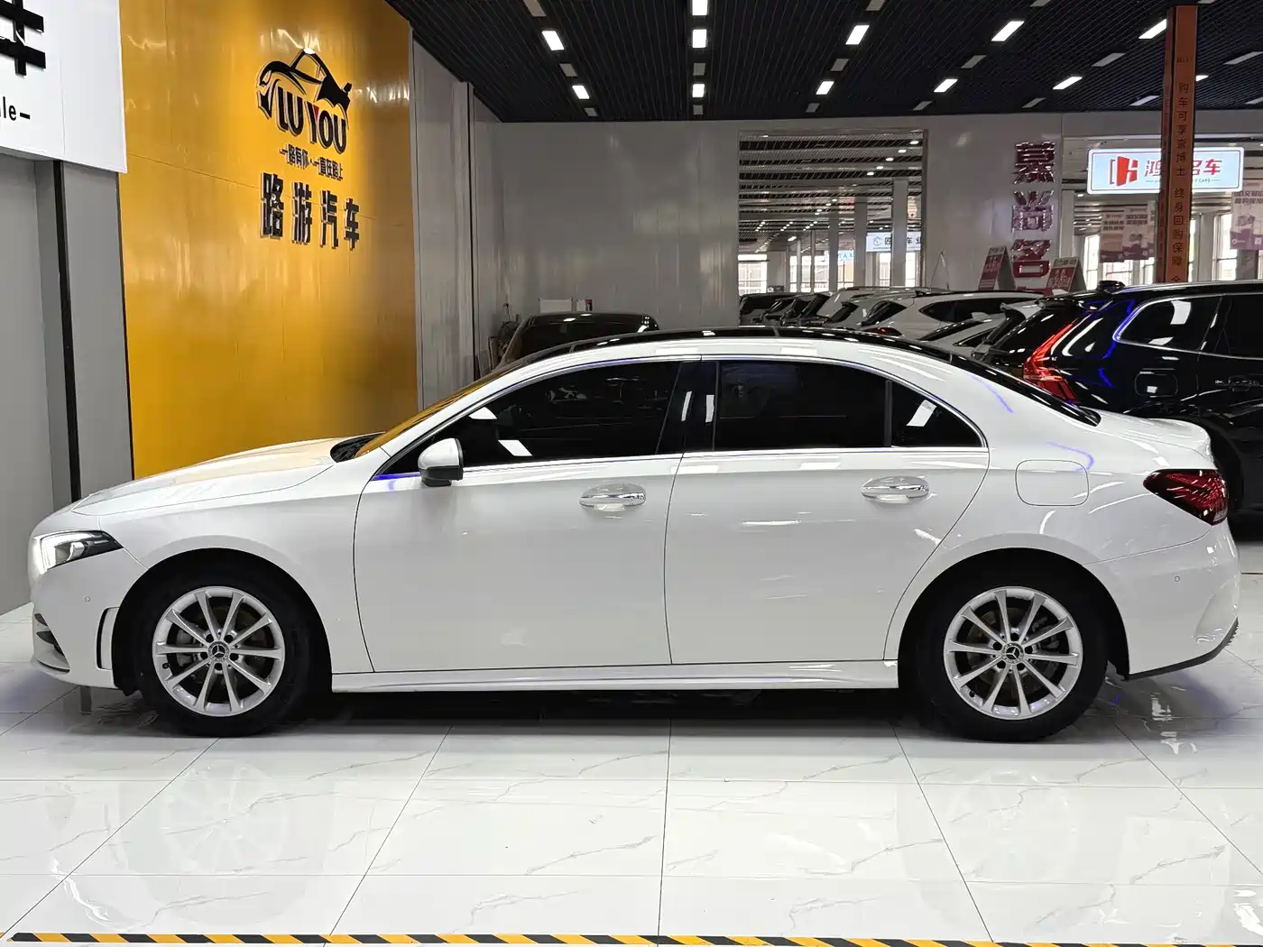 Mercedes-Benz A-Class 2021 A 200 L Sport Sedan Fashion Edition фото 3